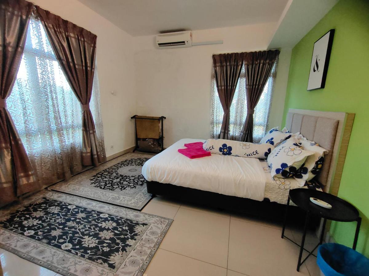 2 Rooms Homestay Deviana Wakaf Che Yeh Kota Bharu Extérieur photo